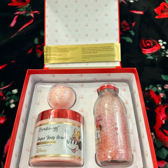 🔥FLASH SALE🔥 DISNEY LIMITED EDITION Minnie Nightmare Before Xmas CRÈME shop - Picture 9 of 9